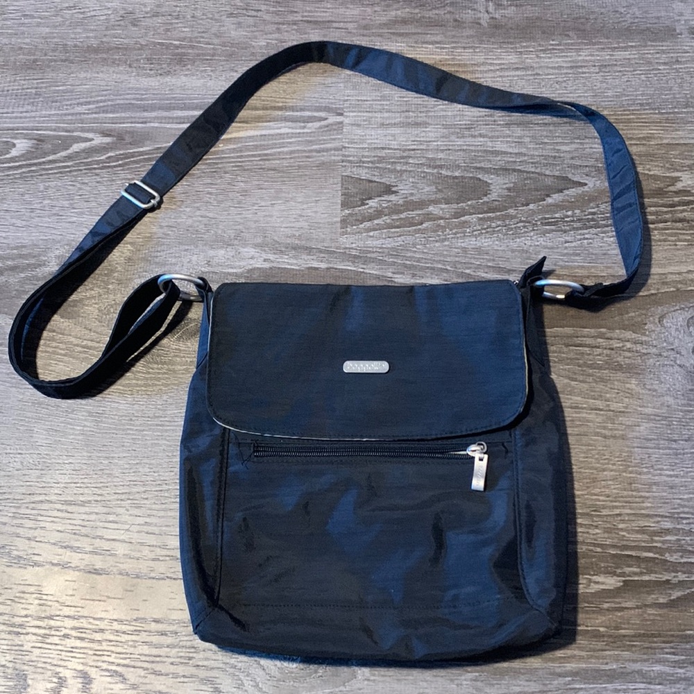 BAGGALLINI CROSS BODY PURSE